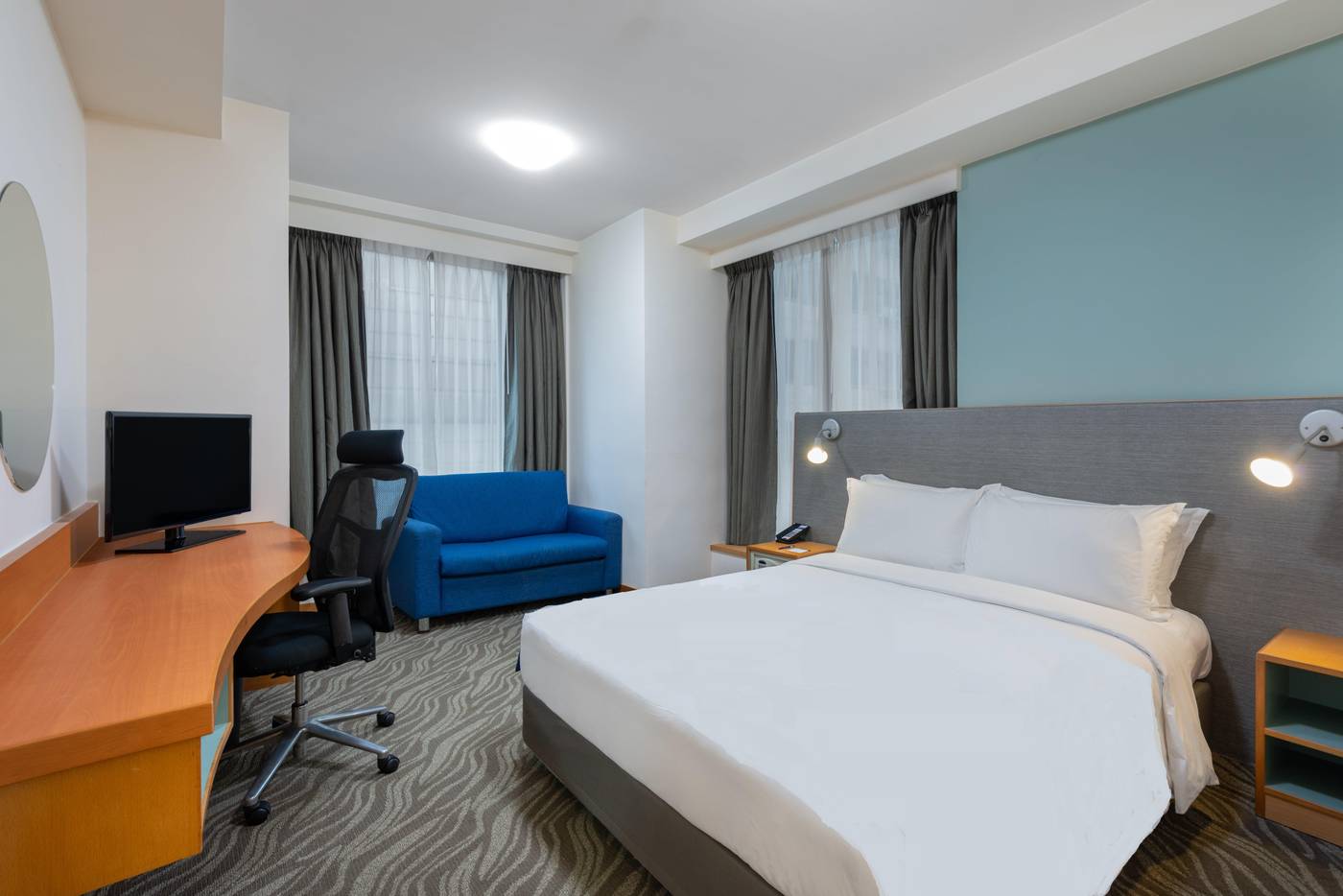 Holiday-Inn-Express-Causeway-Bay-Hong-Kong-Room-23
