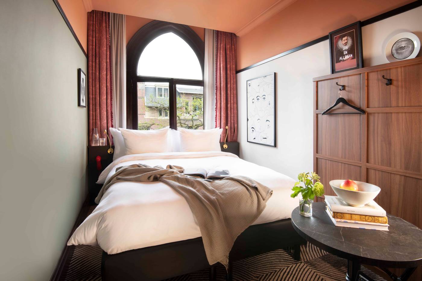 Jan-Luyken-Amsterdam-Room-11