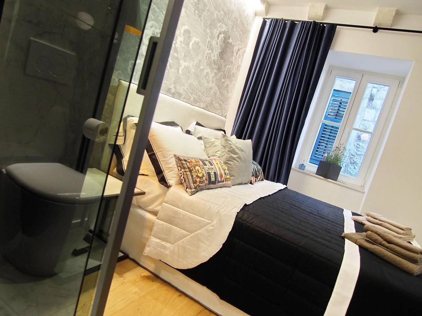 La-Vita-E-Bella-Ii-Room-9