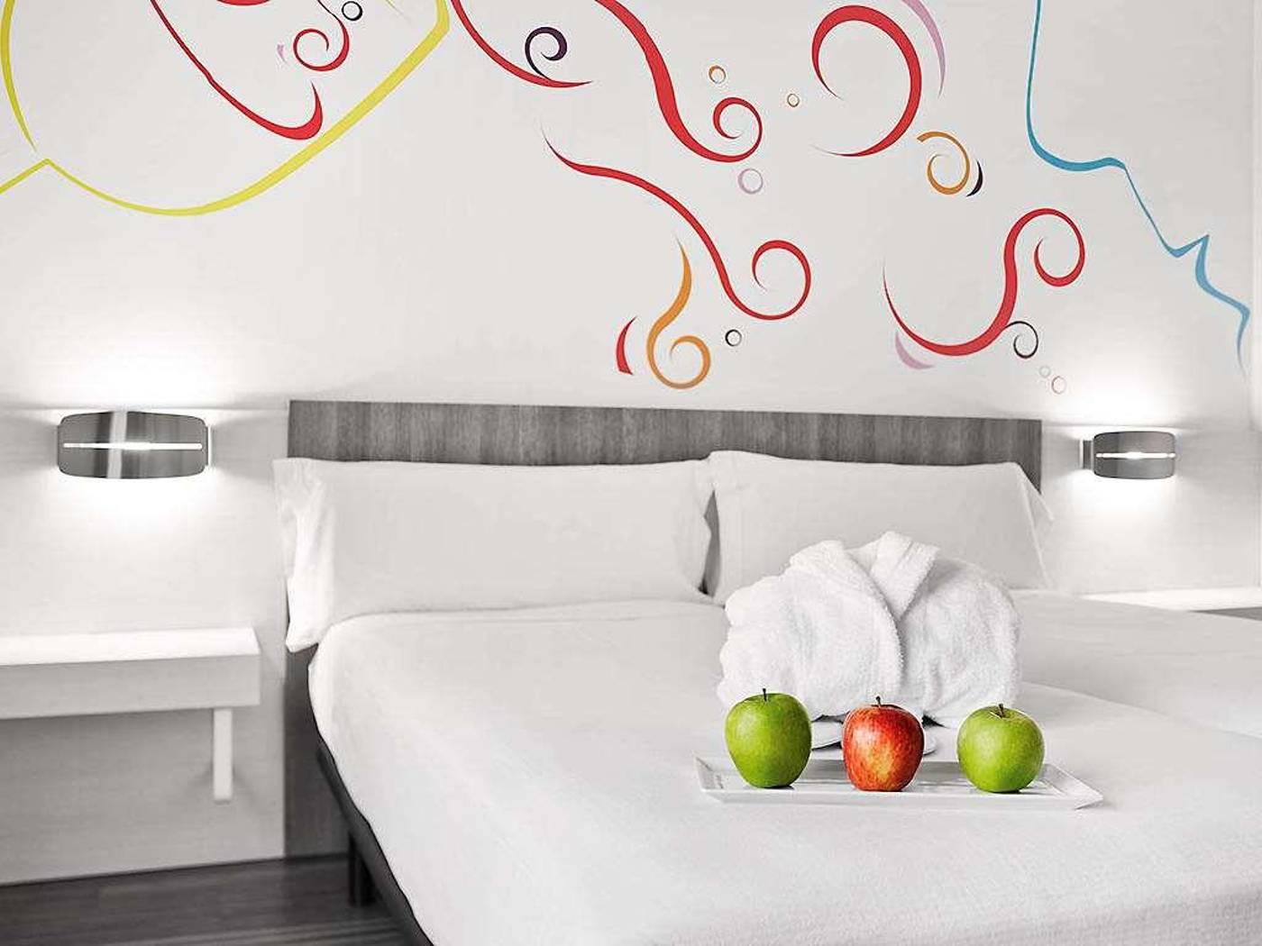 Ibis-Styles-Madrid-Prado-Room-36