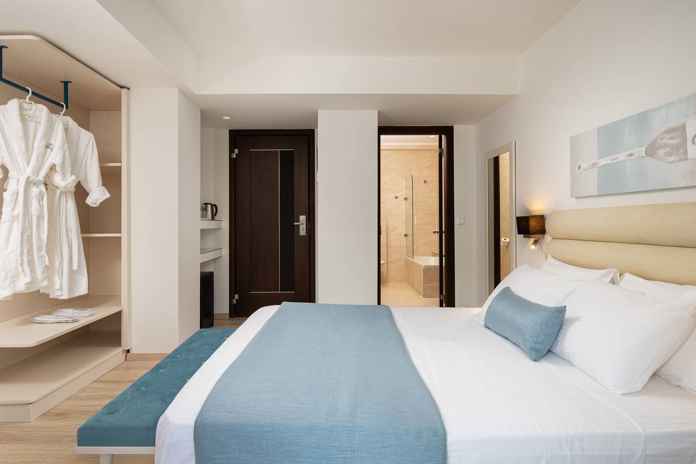 Flegra-Palace-Room-39