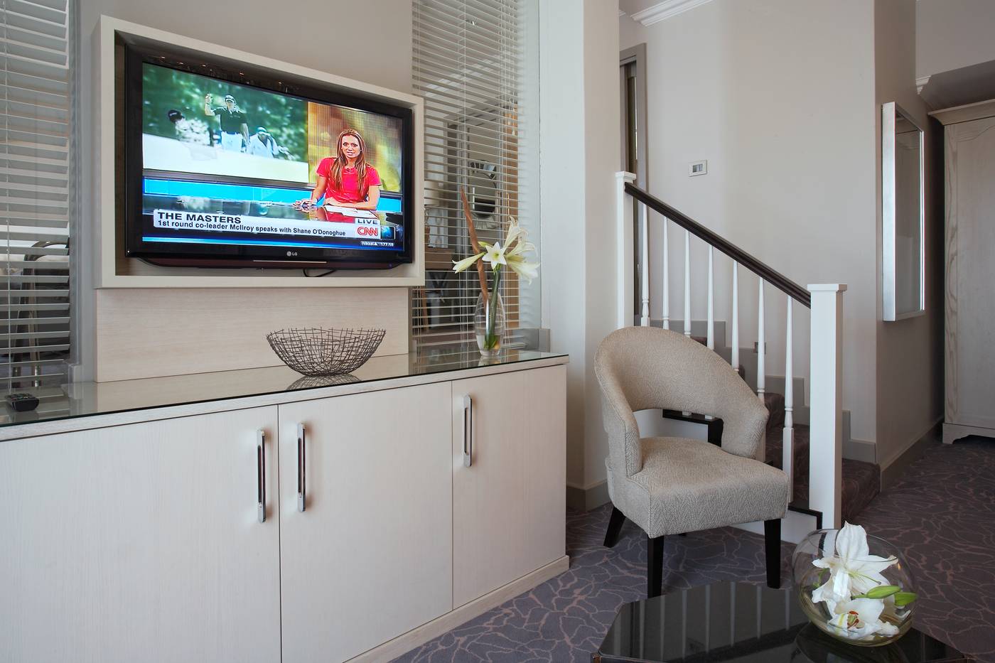 Queen-Victoria-Hotel-by-Newmark-Room-10