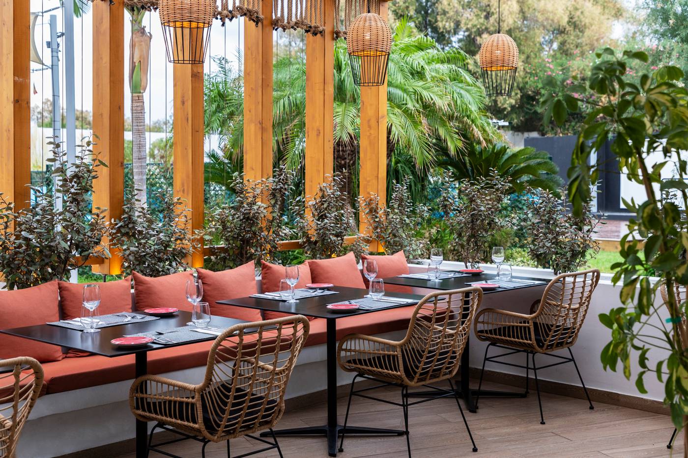 Eden-Roc-Resort-Hotel-Restaurant-14