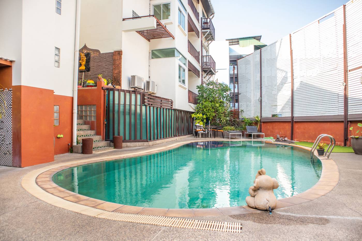 The-Album-Loft-nanai-Pool-1