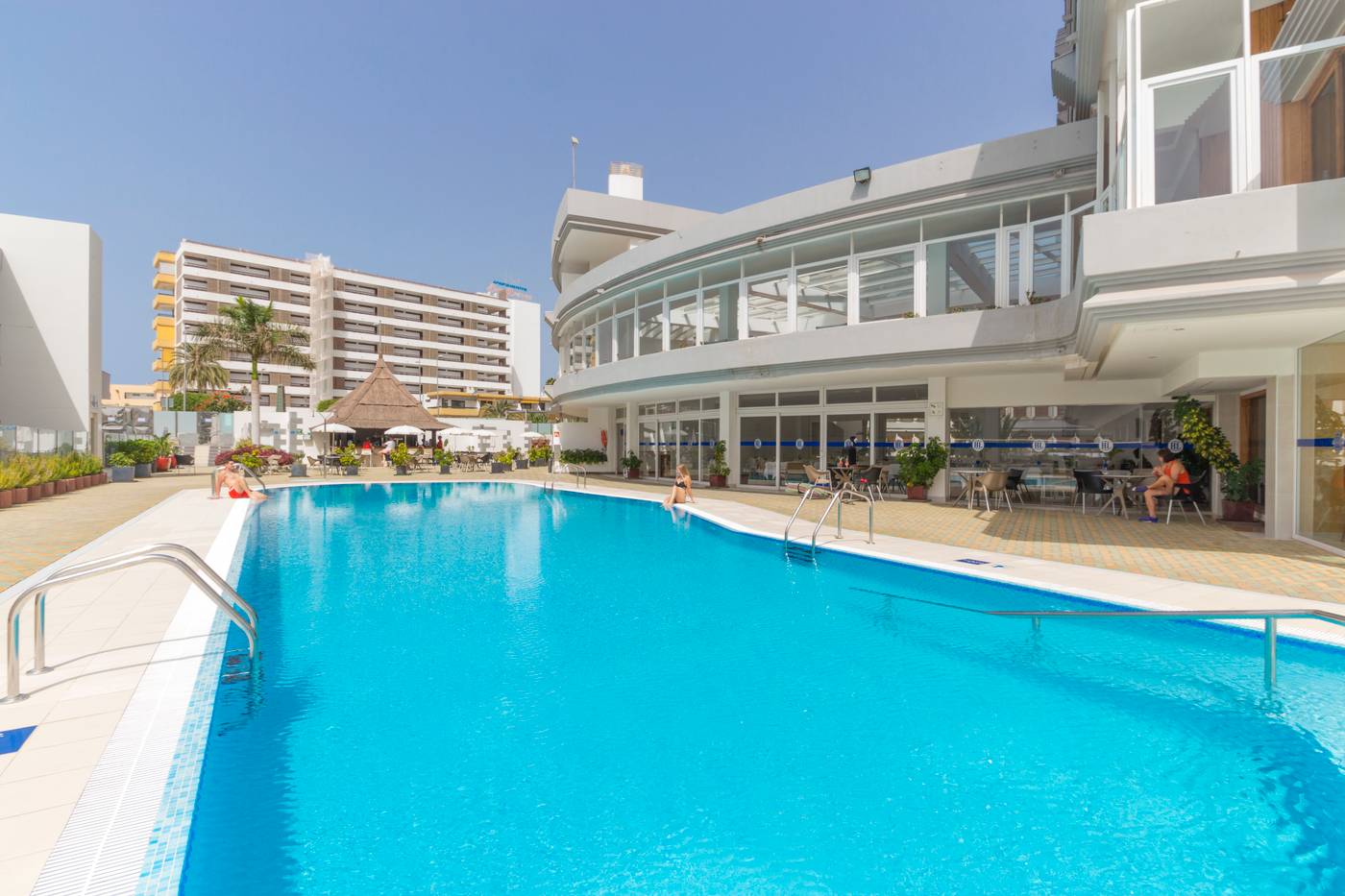 HL-Suitehotel-Playa-del-Ingles---Adults-Only-Pool-2