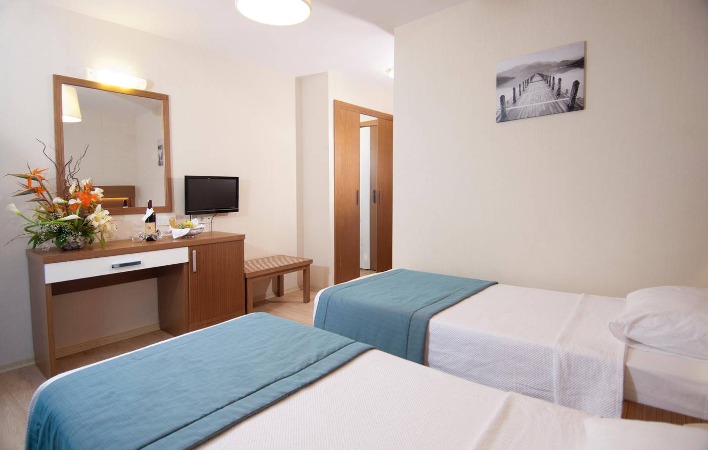 Supreme-Hotel-Room-19