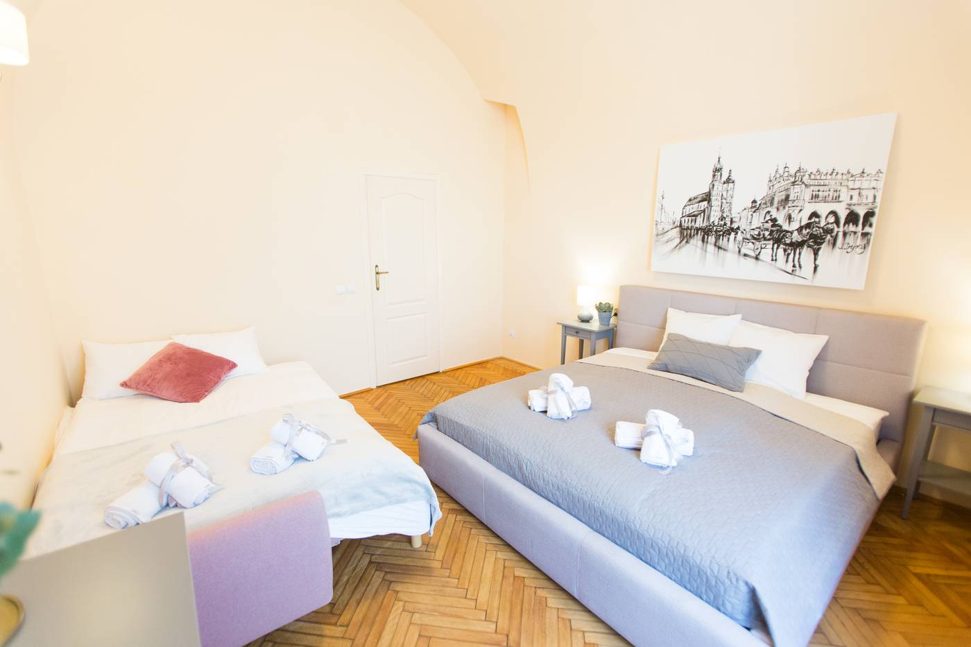 Apartments-Roman-Room-32