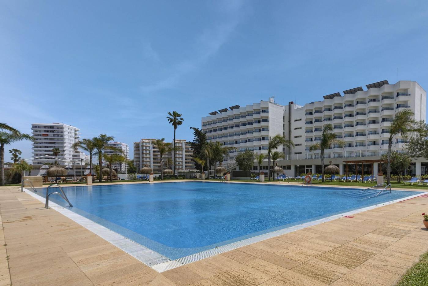 Hotel-Puertobahia---SPA-Pool-1