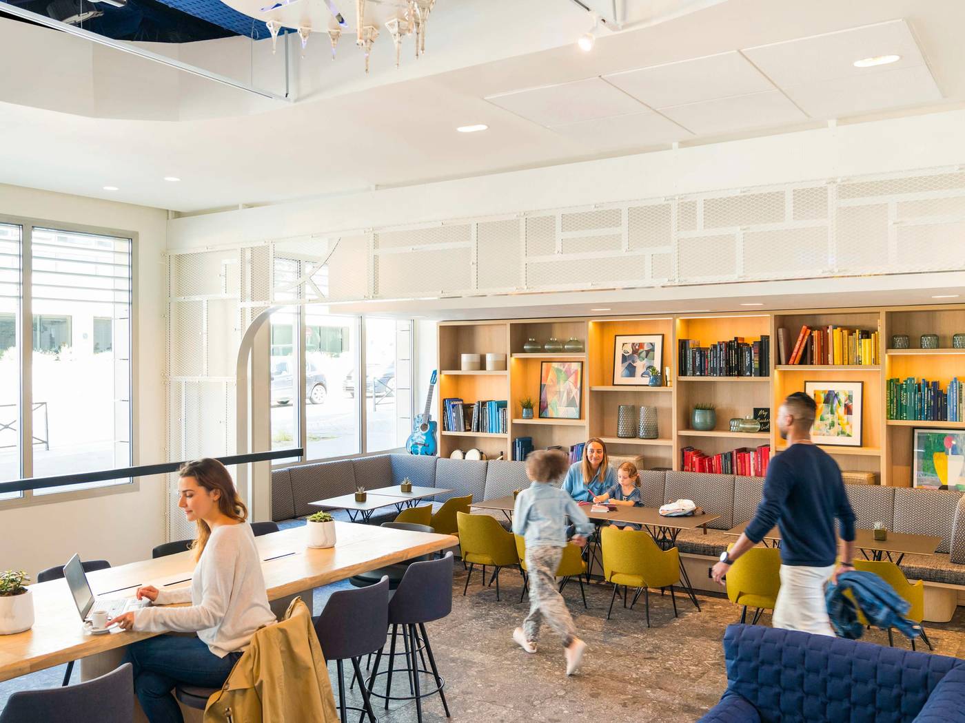 Novotel-Paris-Centre-Gare-Montparnasse-Bar-19