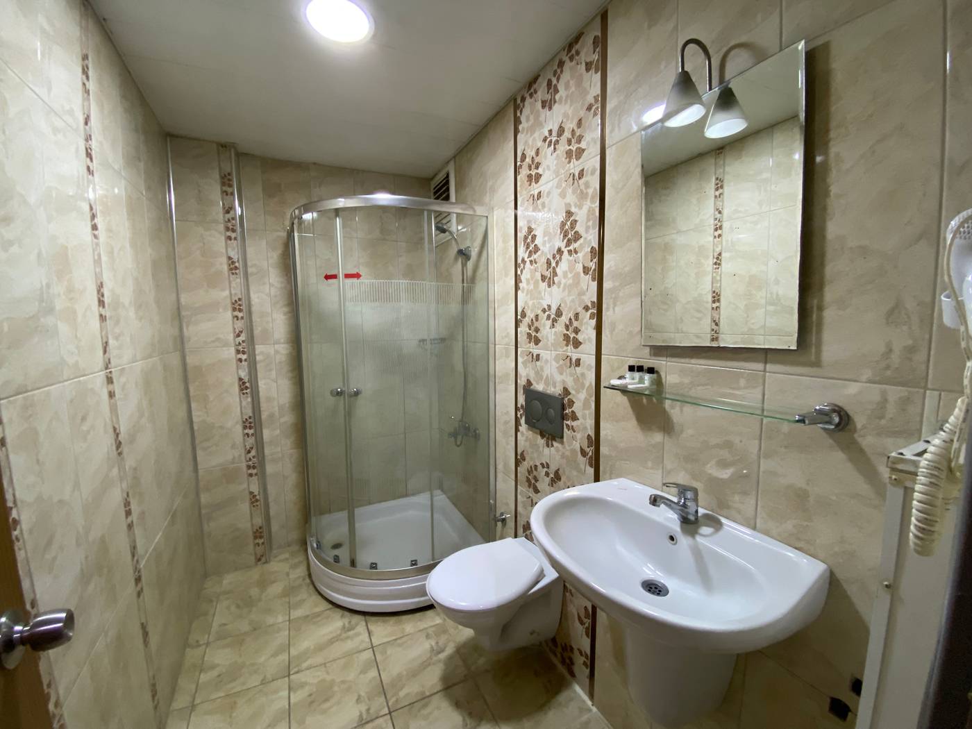 Grand-Oral-Hotel-Room-12