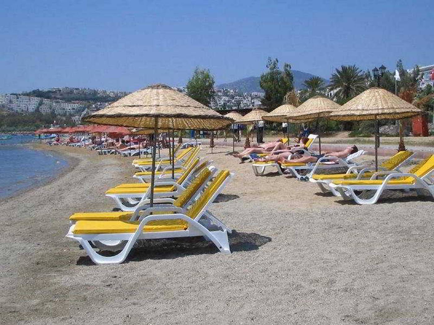 Eken-Resort-Hotel-Beach-18