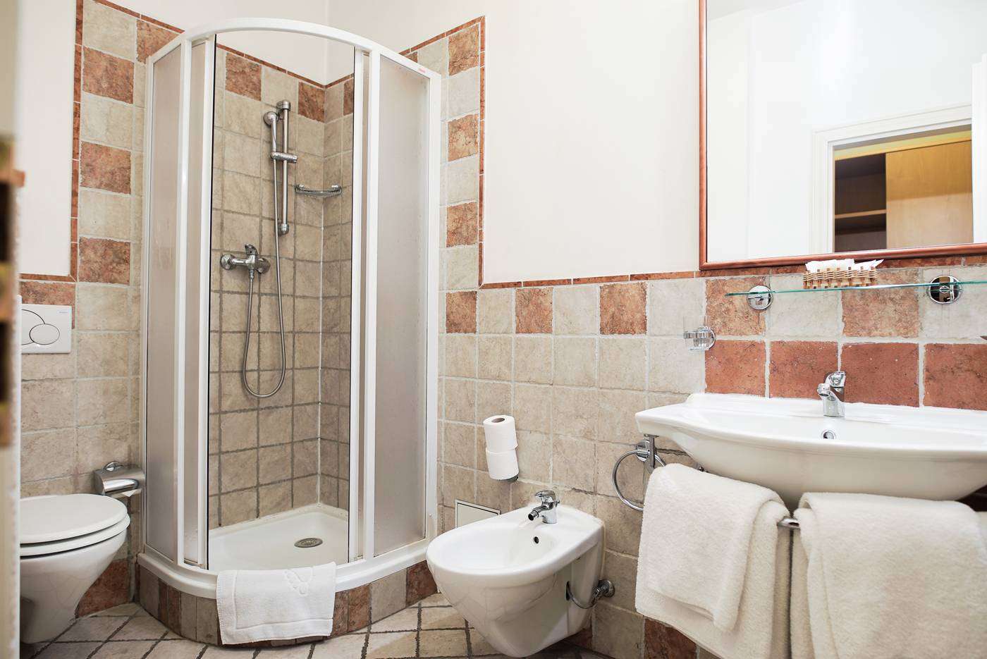 Hotel-Tivoli-Prague-Room-18