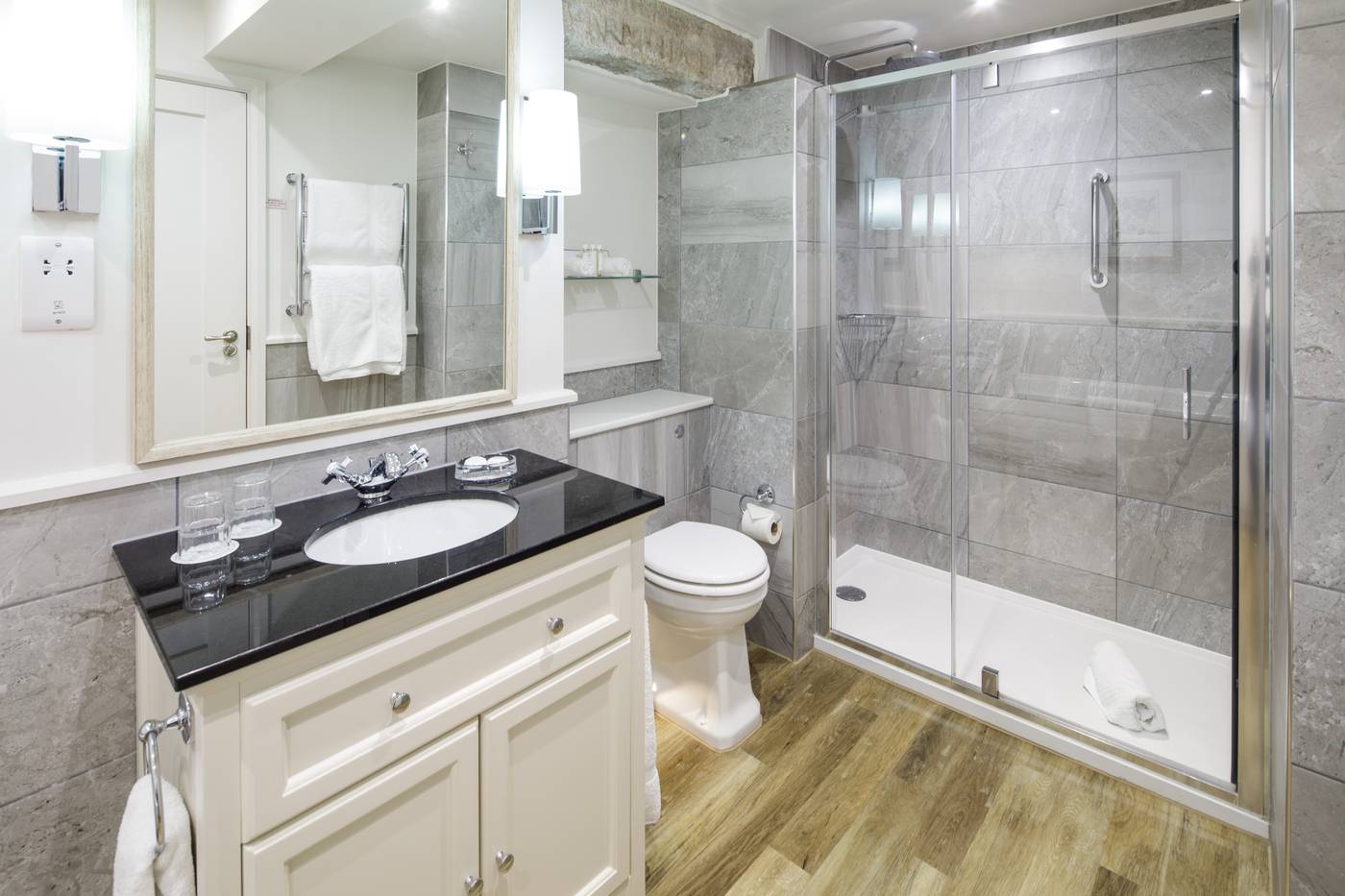 Greenhills-Country-Hotel-Room-31