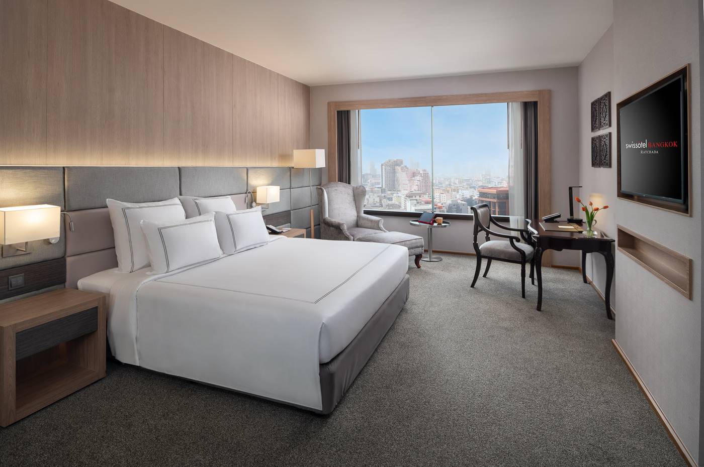Swissotel-Bangkok-Ratchada-Room-16