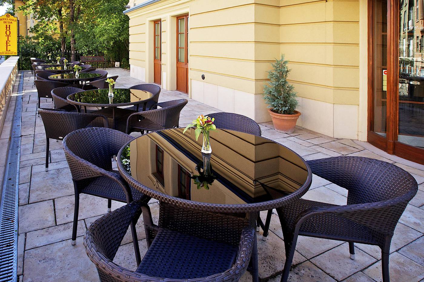 Gold-Hotel-Budapest-Terrace-44