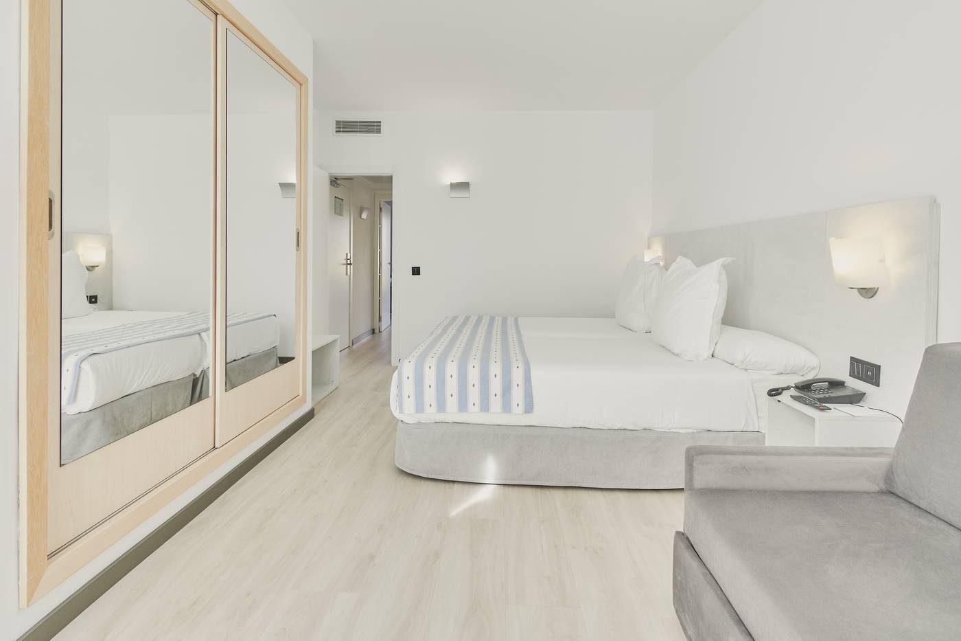 Gloria-Palace-San-Agustin-Room-11