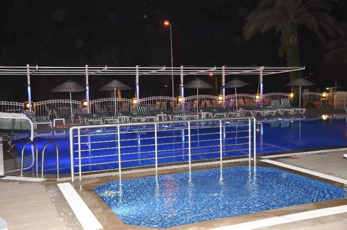 Flora-Palm-Resort-Pool-9