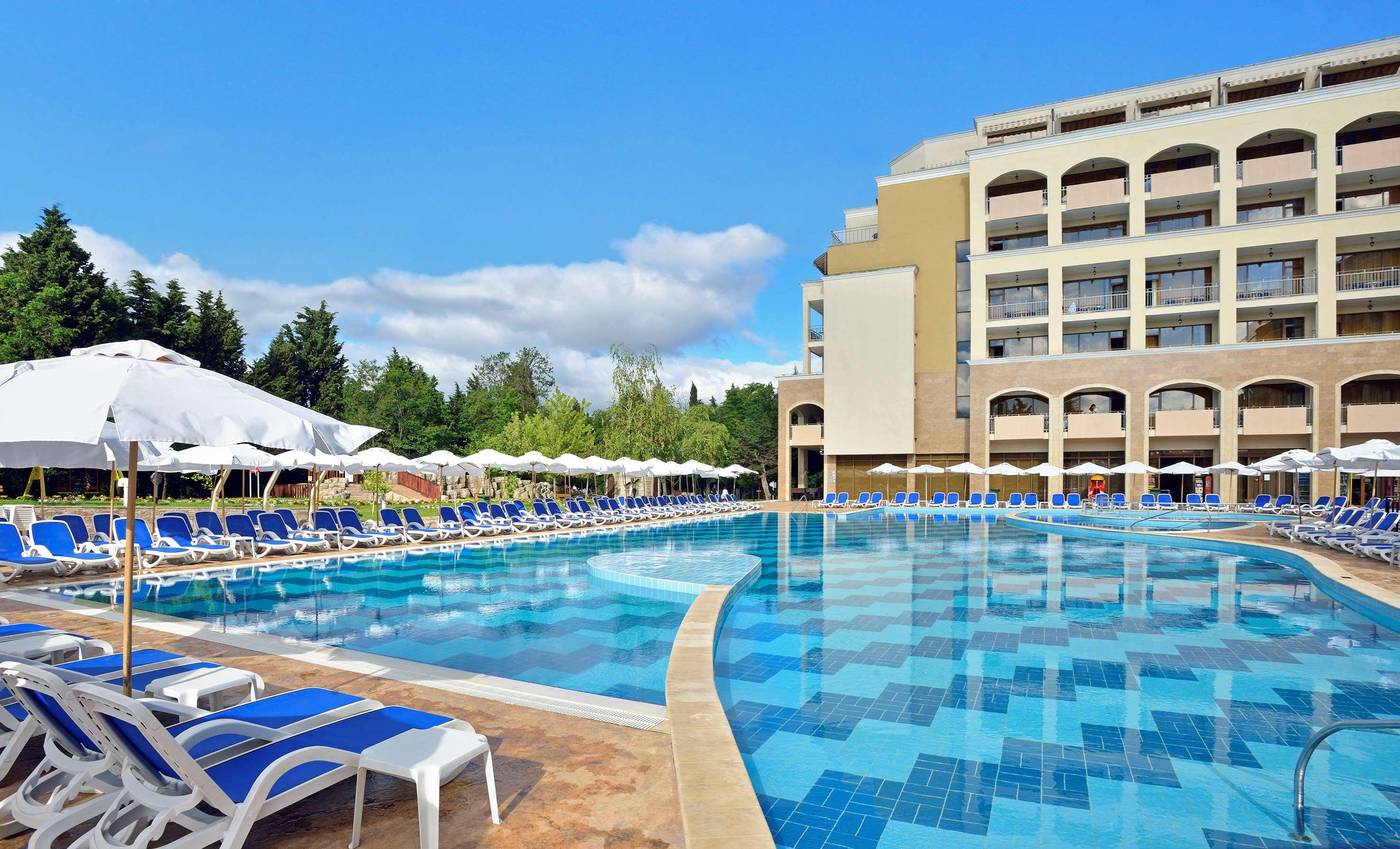 Sol-Nessebar-Resort--Bay-and-Mare--Pool-4