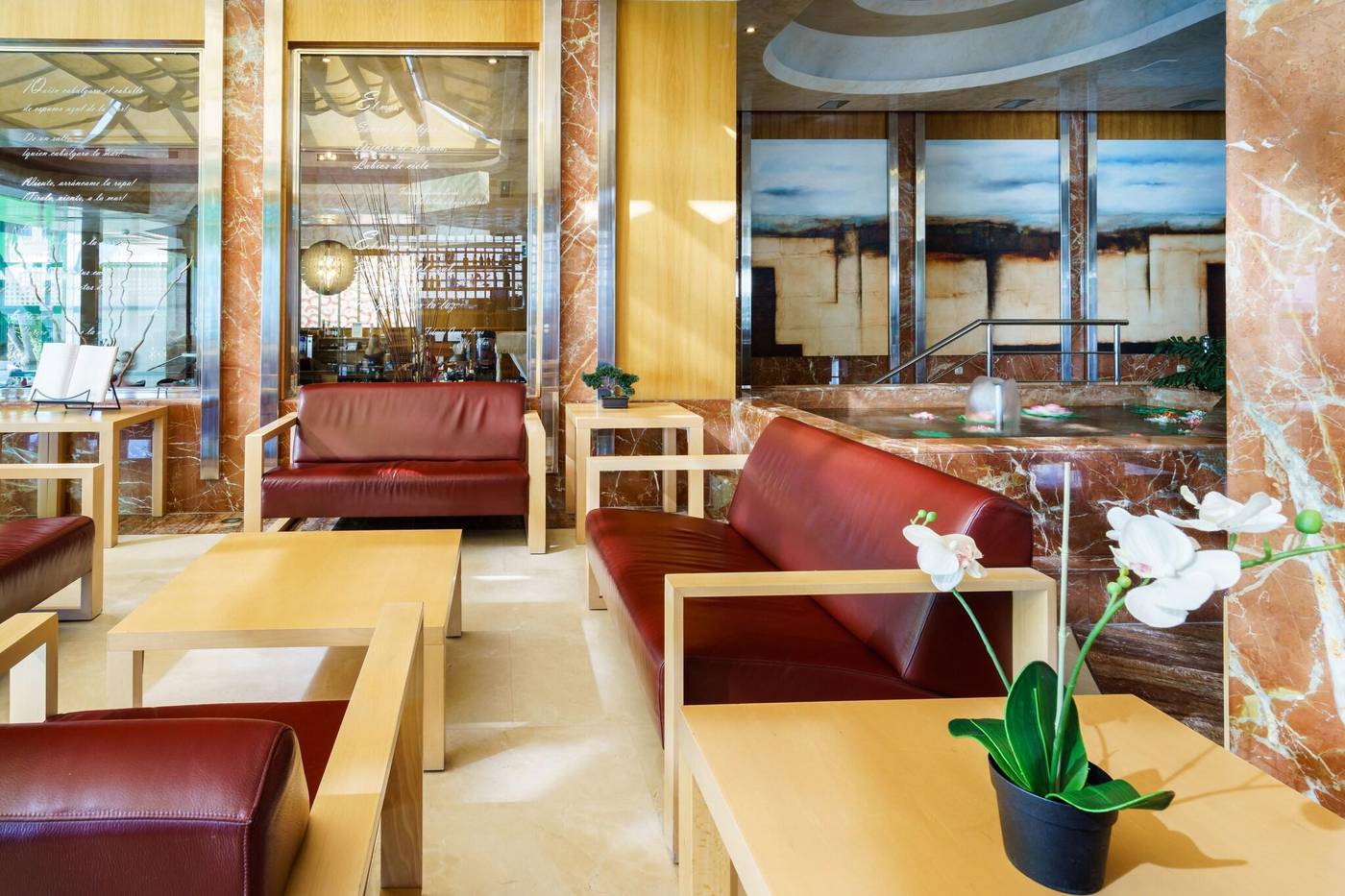 Isabel-Lobby-57