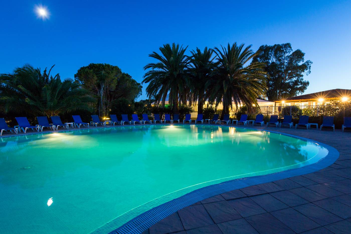SOWELL-HOTELS-Saint-Tropez-Pool-9