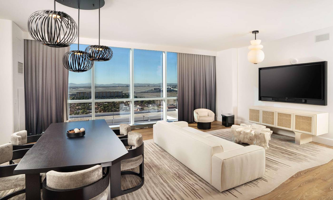 Virgin-Hotels-Las-Vegas-Curio-Collection-by-Hilton-Room-12