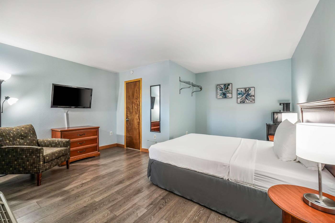 Ibis-Paris-Tour-Eiffel-Room-6