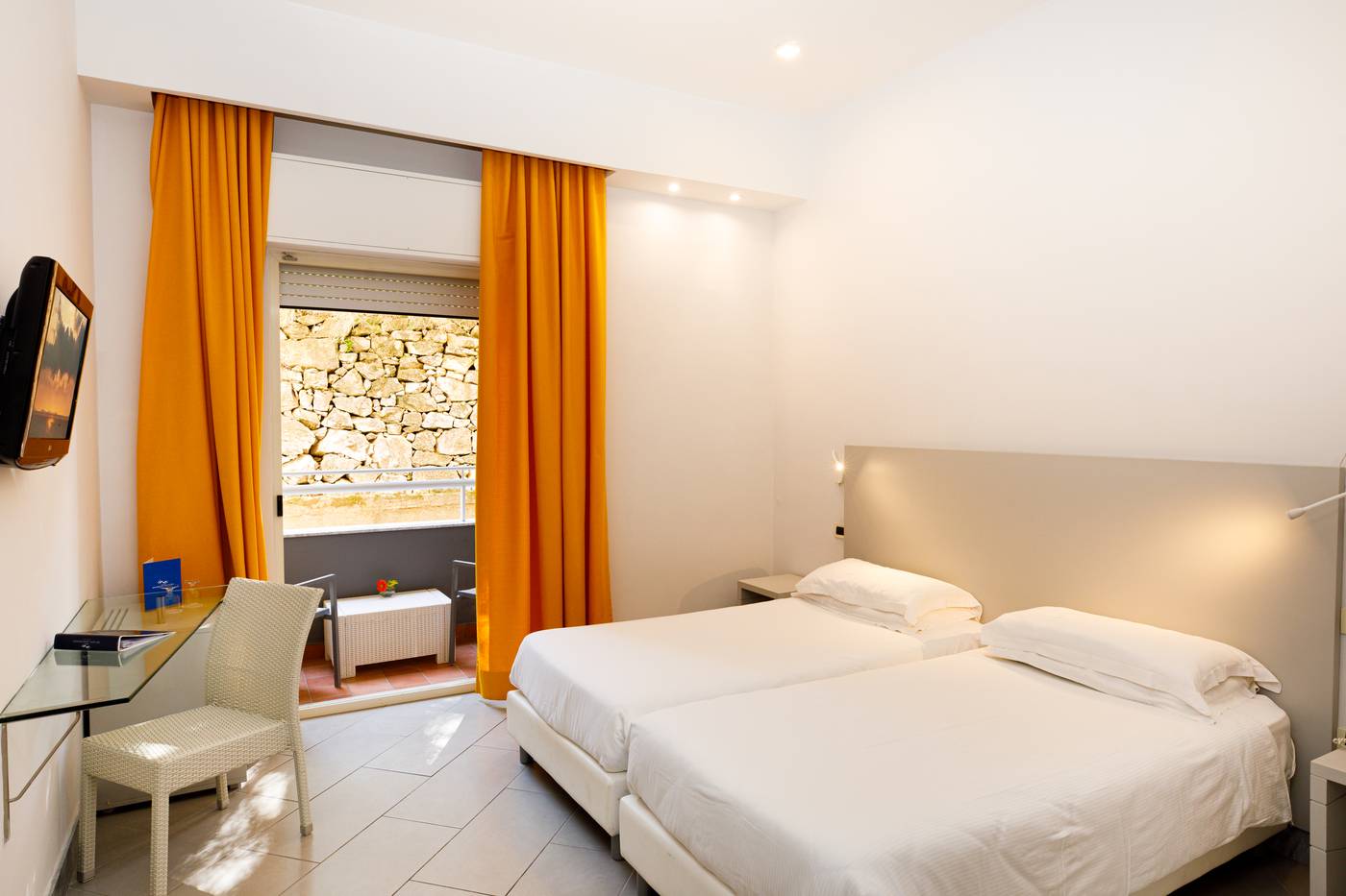 Art-Hotel-Gran-Paradiso-Room-19