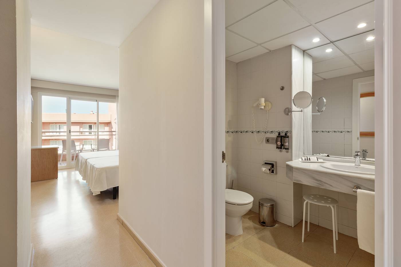 Best-Roquetas-Room-31