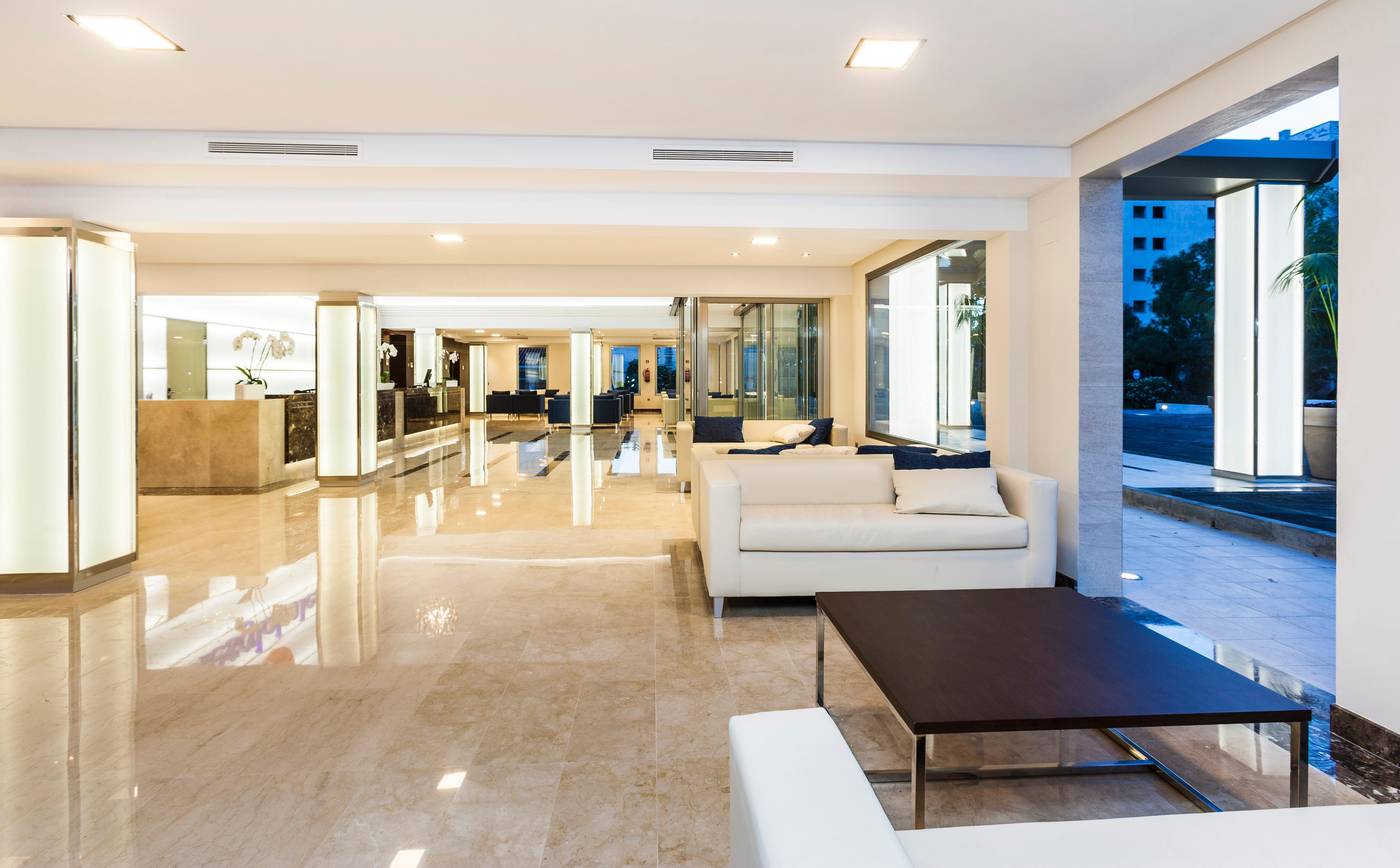 Globales-Playa-Estepona-Lobby-52