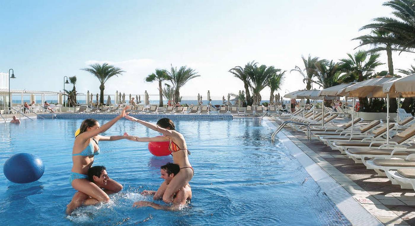 Riu-Oliva-Beach-Pool-3