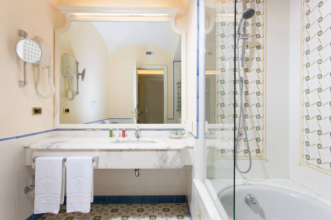 Grand-Hotel-Capodimonte-Room-40