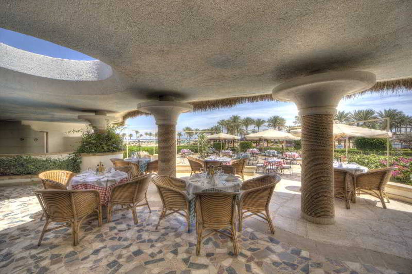 Laguna-Vista-Beach-Resort-Restaurant-21