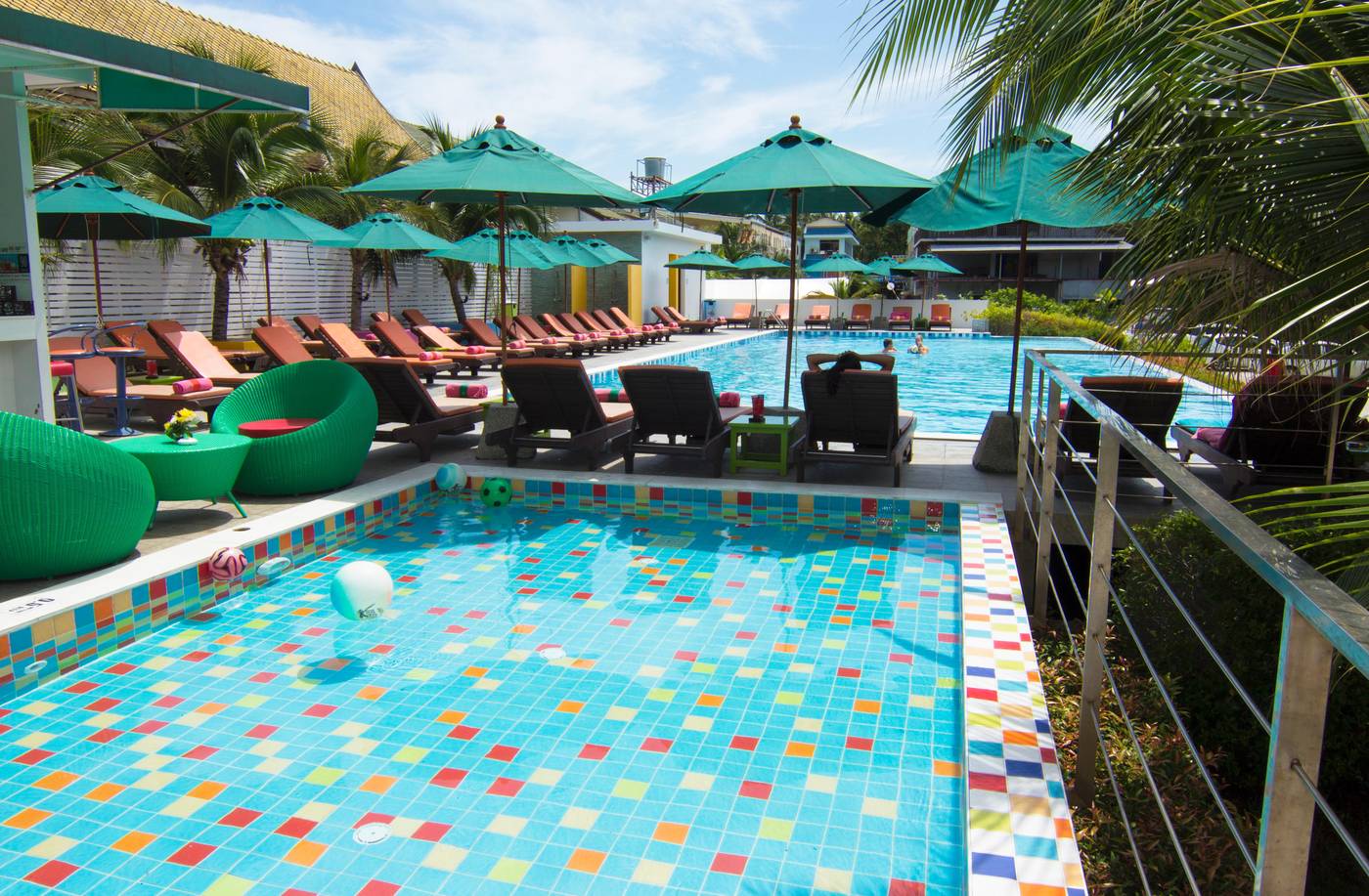 Samui-Verticolor-Pool-7
