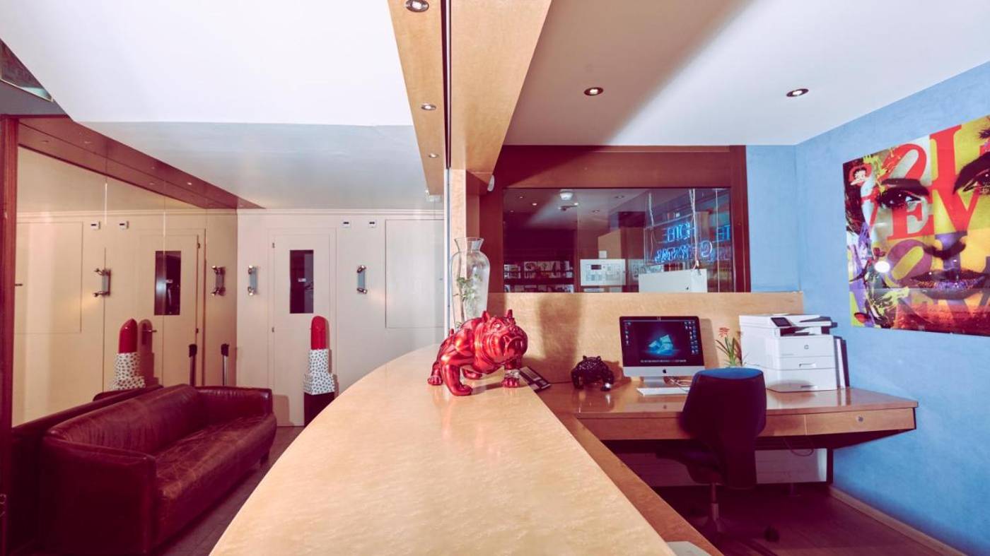 Crystal-Switzerland-LAUSANNE-Lobby-5