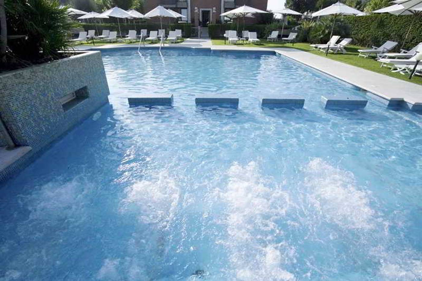 DB-Villas-Le-Ville-del-Lido-Resort-Pool-24