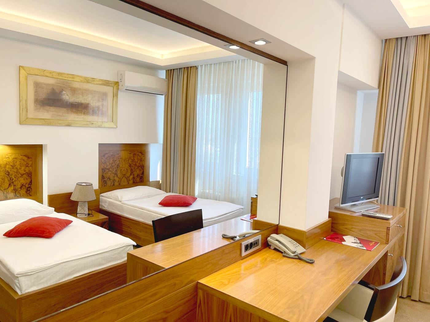 Exclusive-Bosnia & Herzegovina-SARAJEVO-Room-5