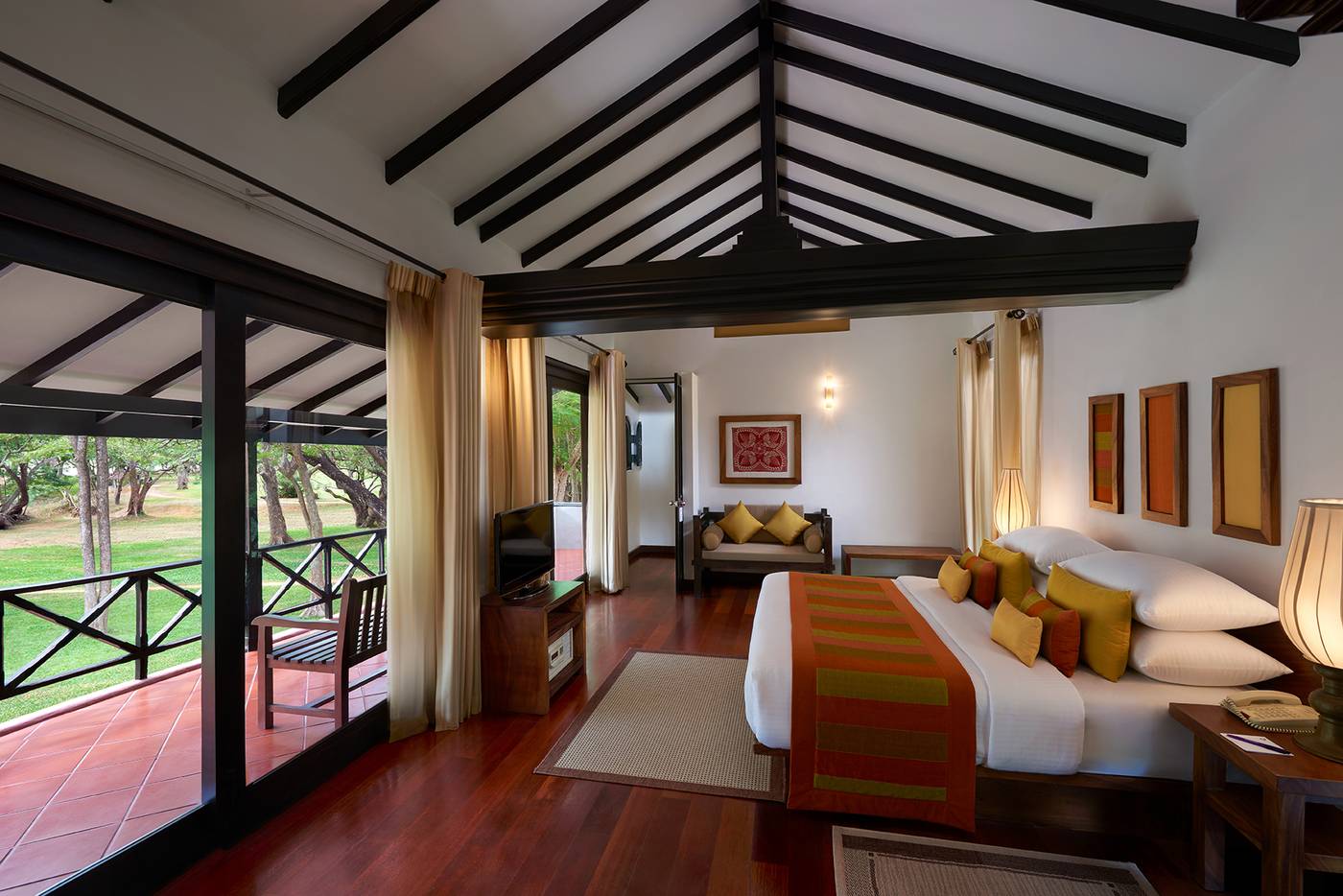 Cinnamon-Lodge-Habarana-Room-16