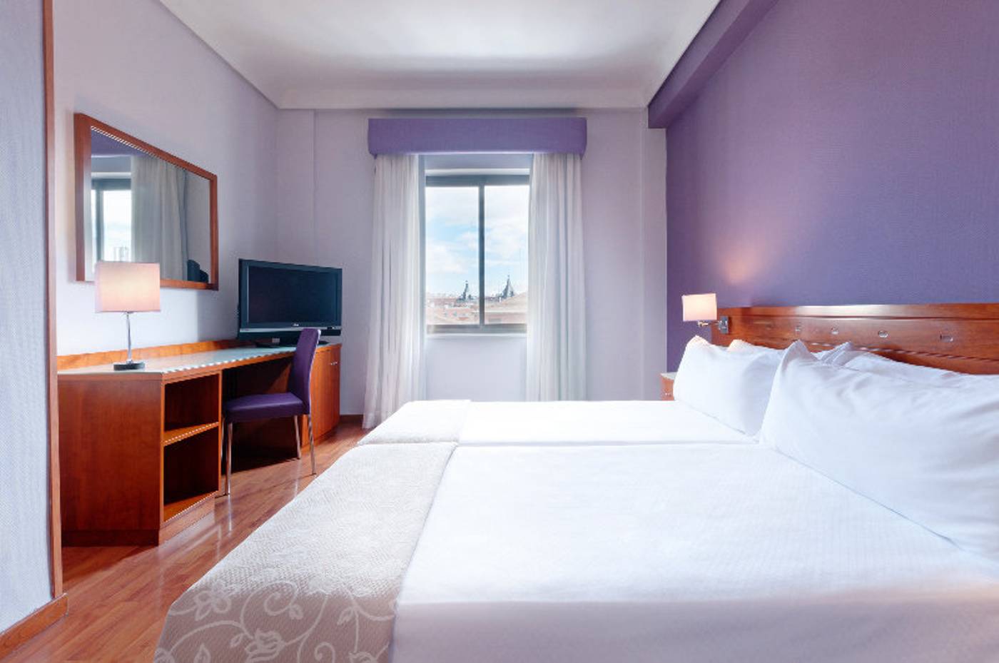 Hotel-Madrid-Centro-Affiliated-by-Melia-Room-18