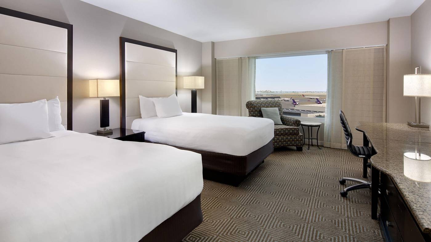 Hyatt-Regency-Boston-Harbor-Room-25