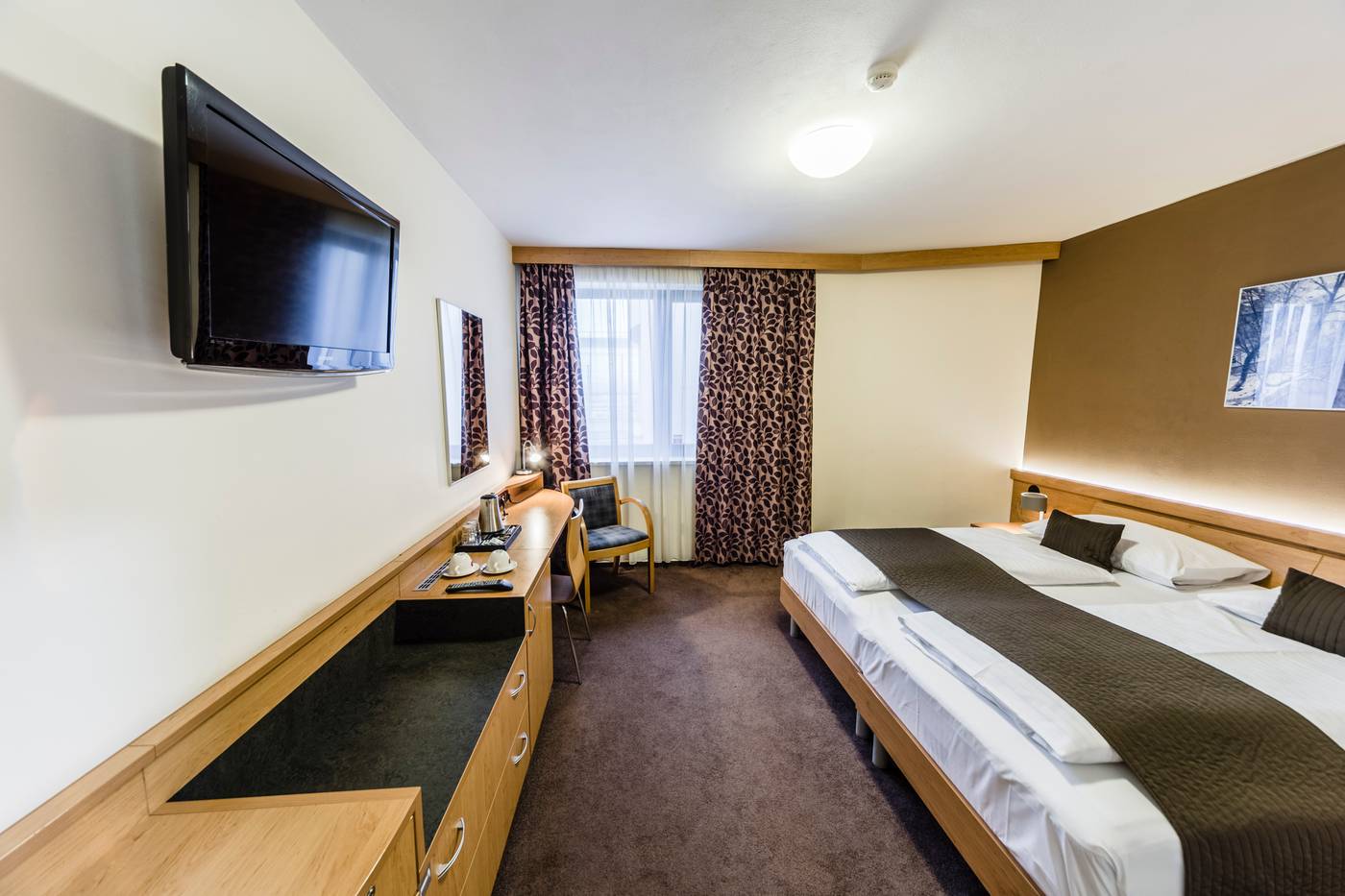 Archibald-City-Room-15