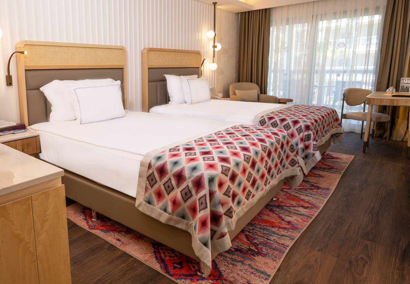 Lara-Barut-Collection-Room-39