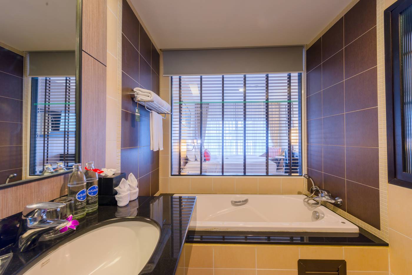 Deevana-Plaza-Phuket-Room-35