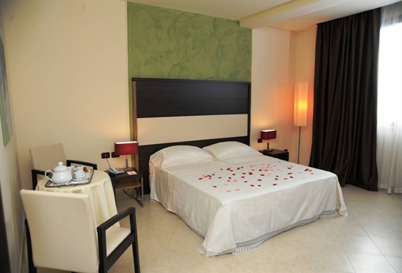 Viola-Palace-Hotel-Room-11