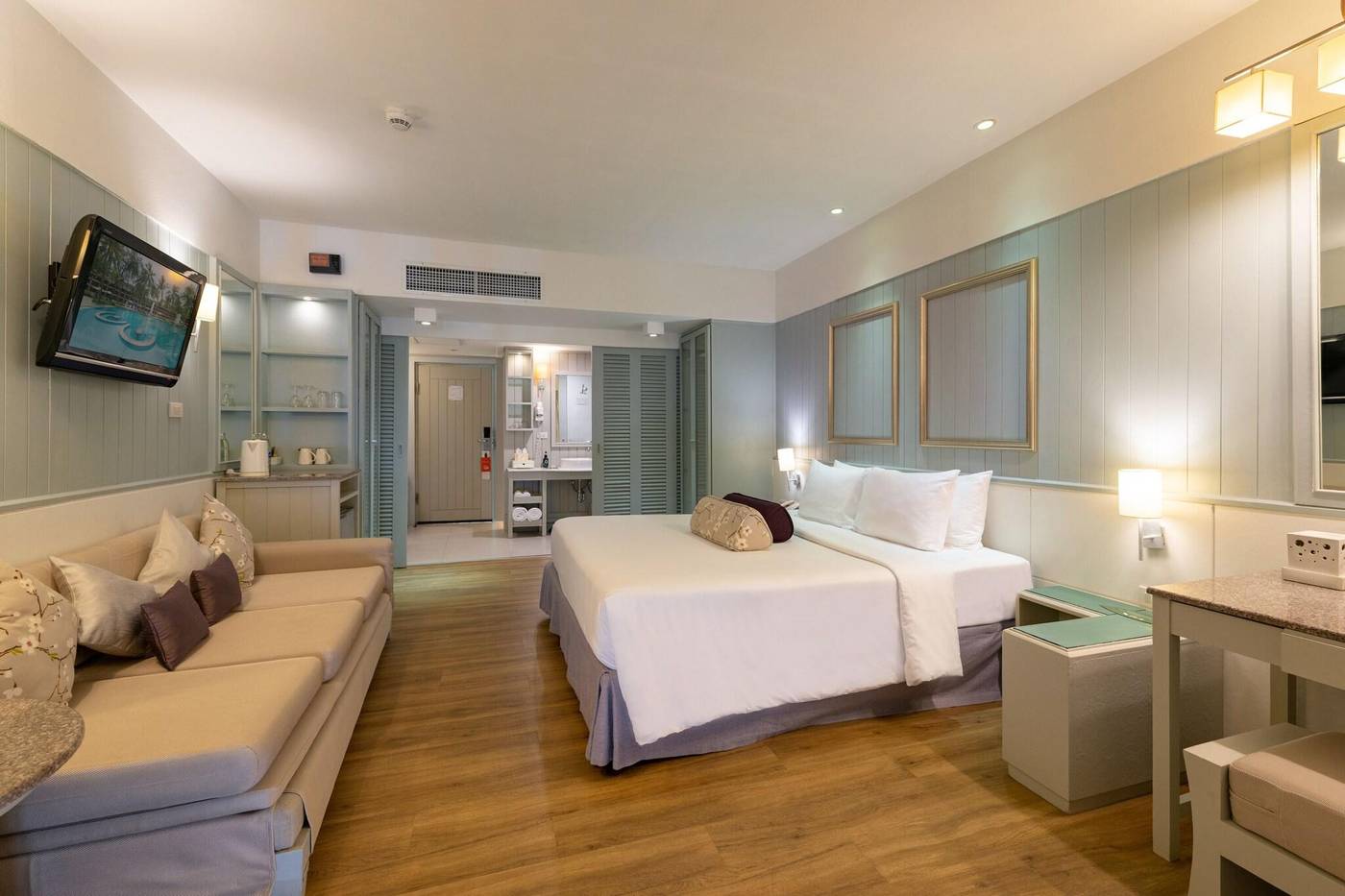 Katathani-Phuket-Beach-Resort-Room-42