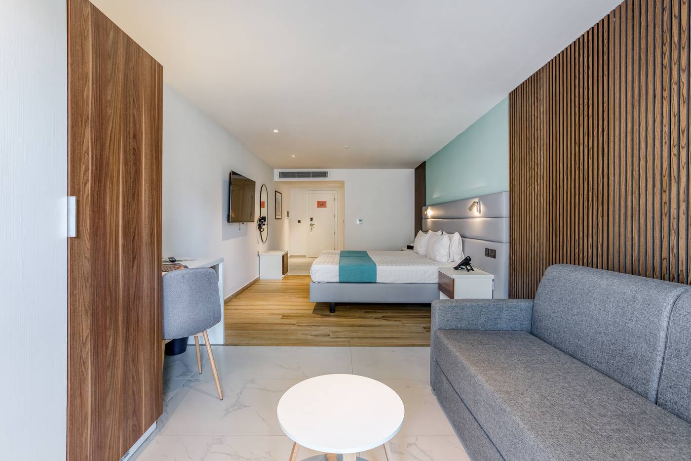 Solana-Hotel---Spa-Room-30