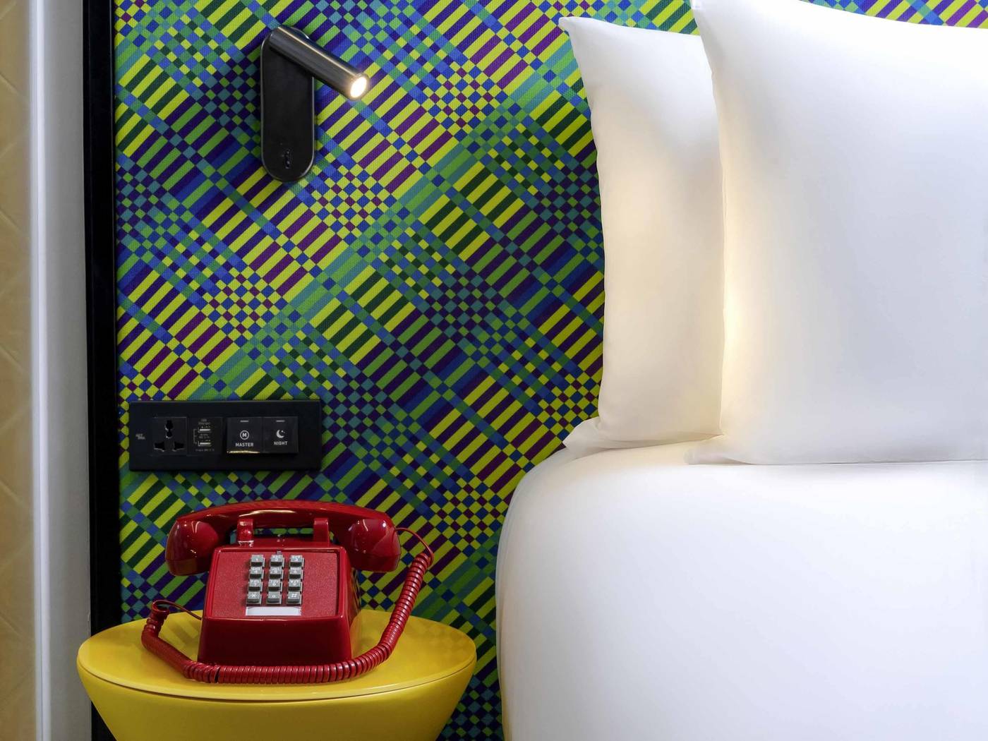 ibis-Styles-Bangkok-Silom-Room-38