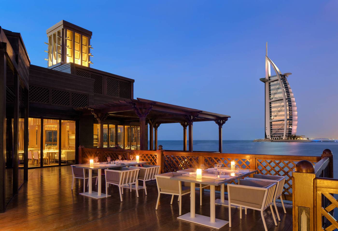 Jumeirah-Al-Qasr--Restaurant-14