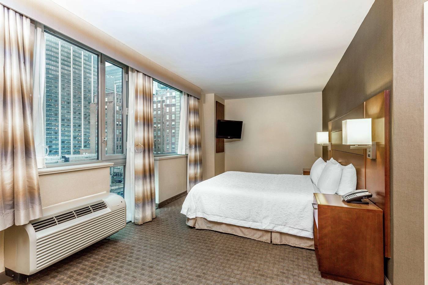 Hampton-Inn-Manhattan-Grand-Central-Room-12