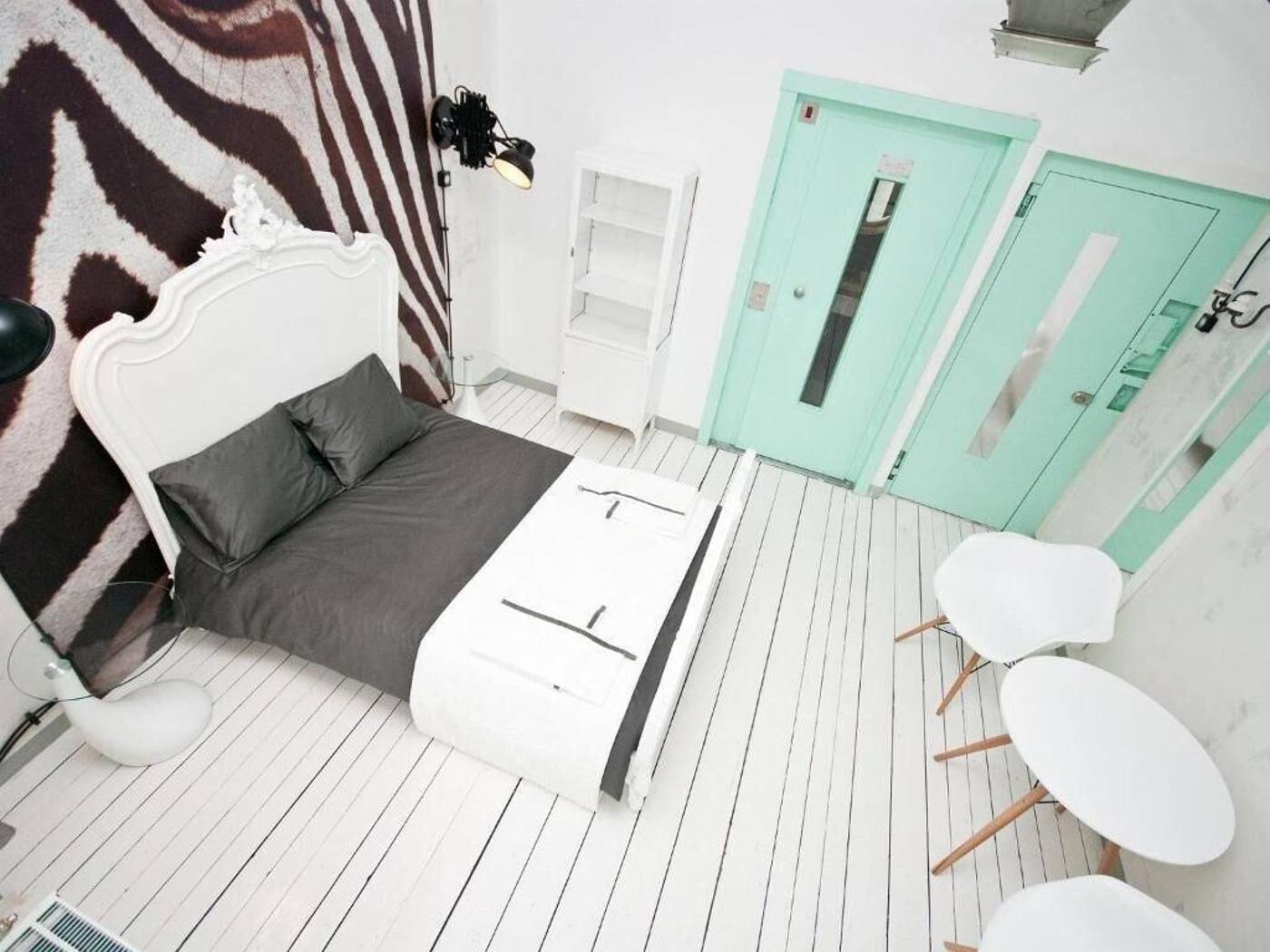 Sen-Pszczoly-Loft-Hotel-Room-26