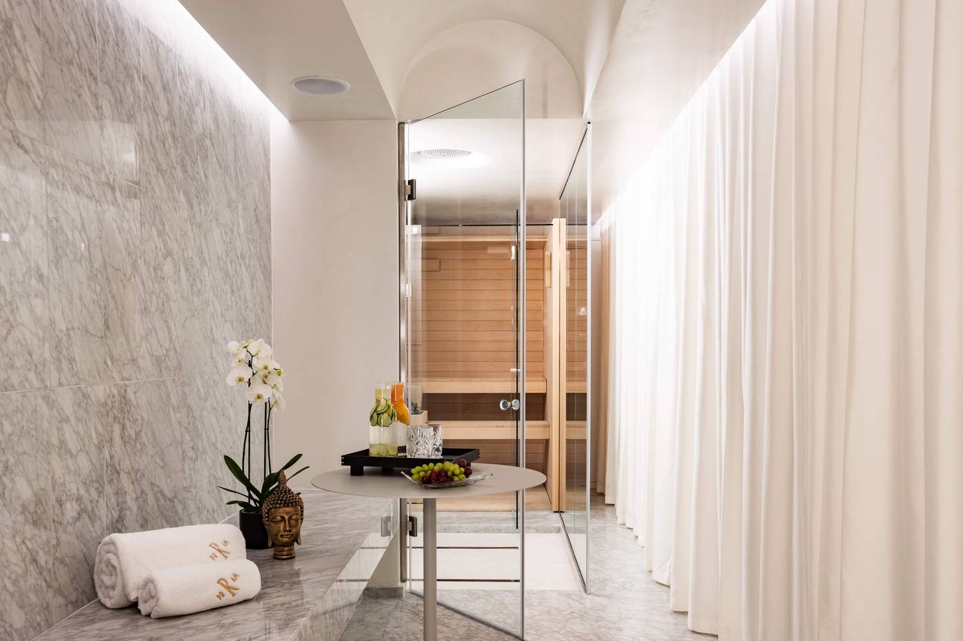 Rosselli-Ax-Privilege-Room-64